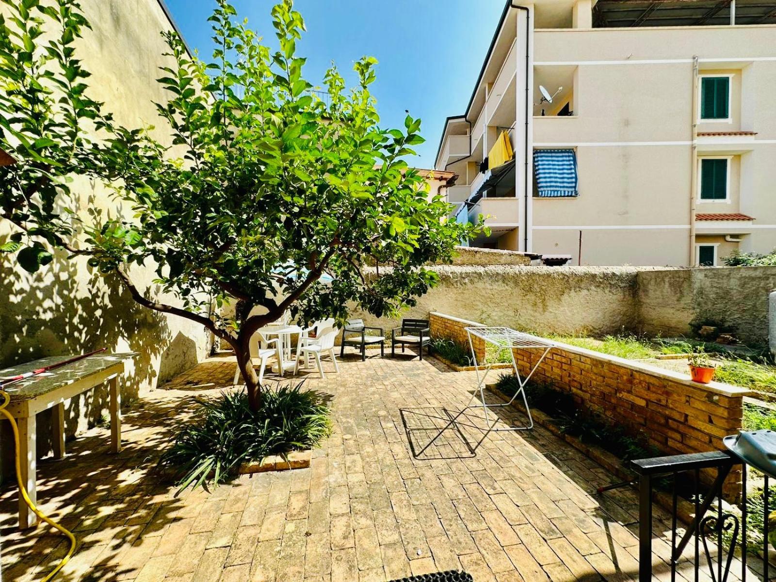 Gemelli House - City Center Тропея Экстерьер фото